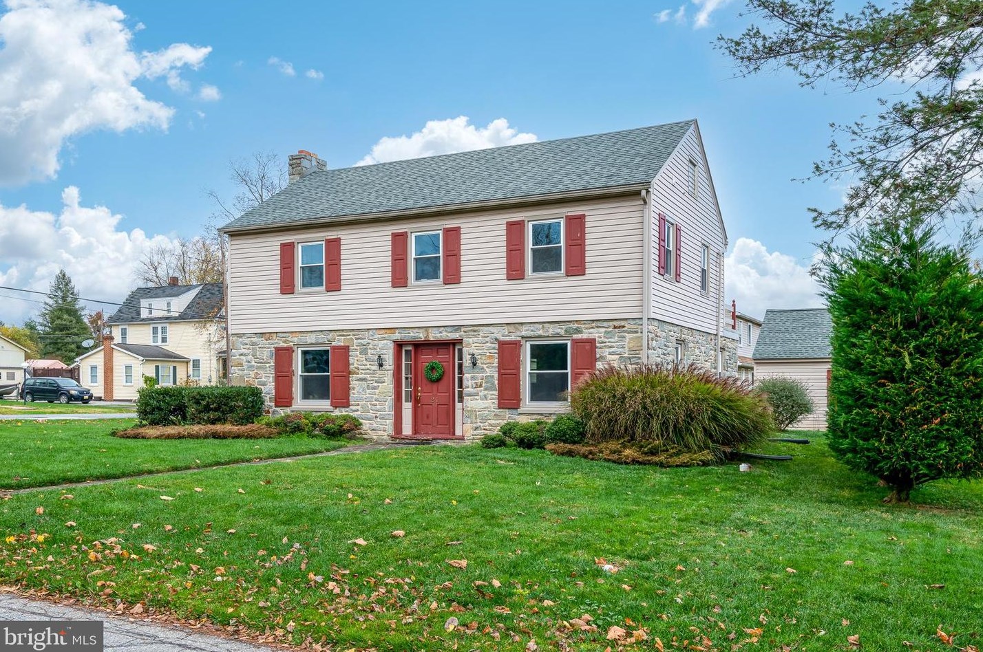 21 Pine St, Bartville, PA 17509-1322