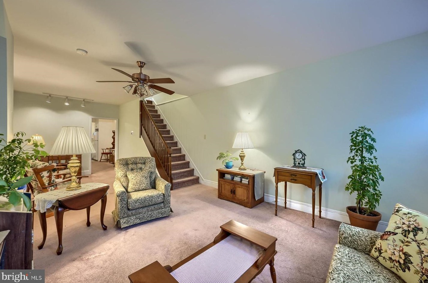 118 Lancaster Ave, Kinderhook, PA 17512-1558
