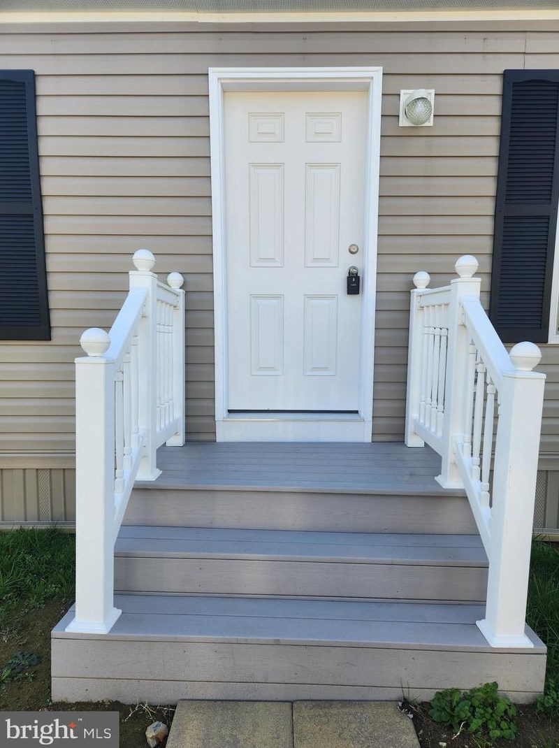 42 Madge Dr, Lancaster, PA 17603