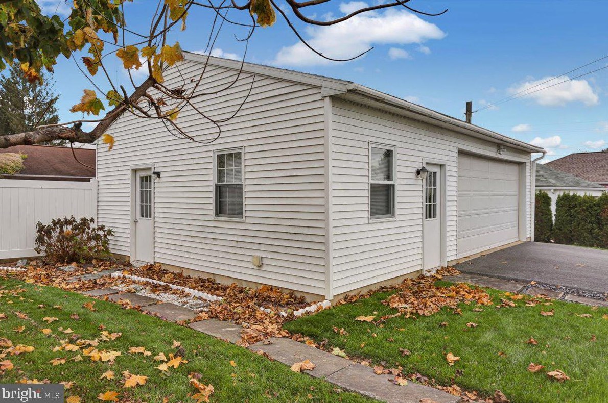 44 N Charles St, Ephrata, PA 17522