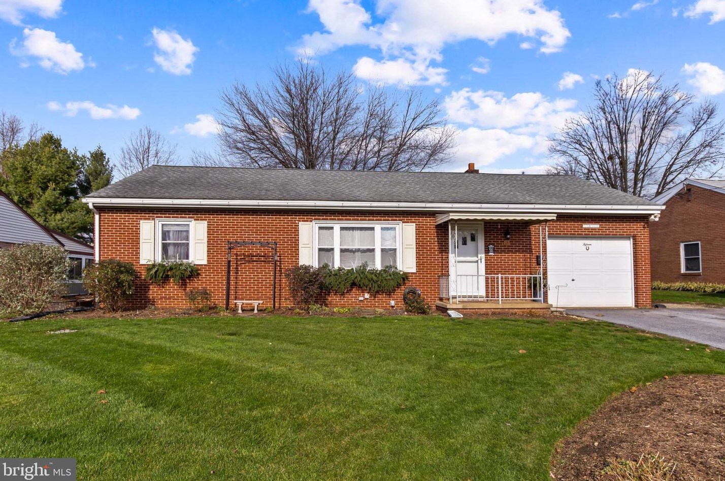15 Violet Ave, Willow, PA 17584-9047