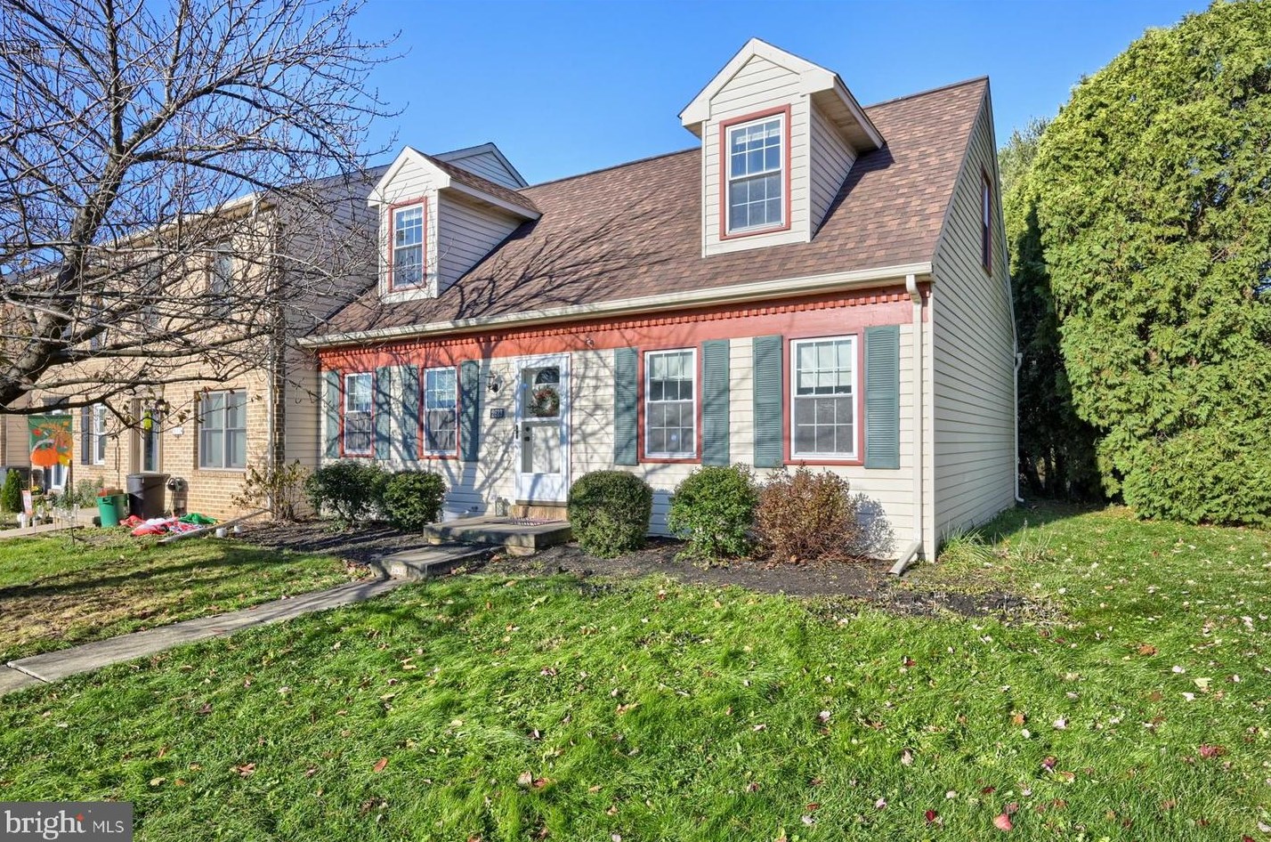 2613 Northfield Dr, East Petersburg, PA 17520-1031