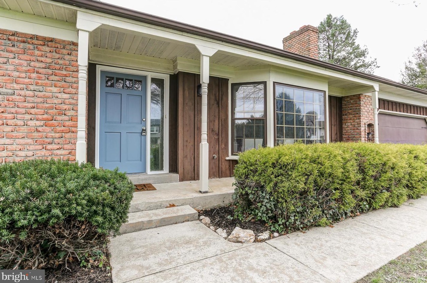 4690 Klinesville Rd, Kinderhook, PA 17512-8434