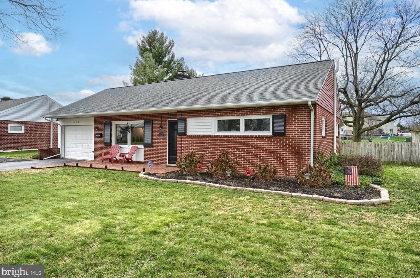 320 Lynn Ave, Landisville, PA 17538-1720