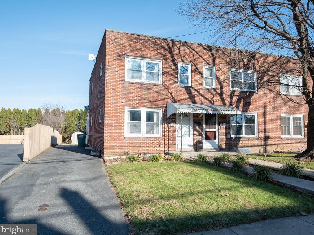 226 Miller St, Edisonville, PA 17579-1006