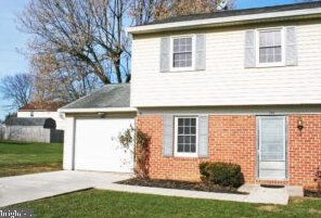 114 Miller Rd, Akron, PA 17501-1120