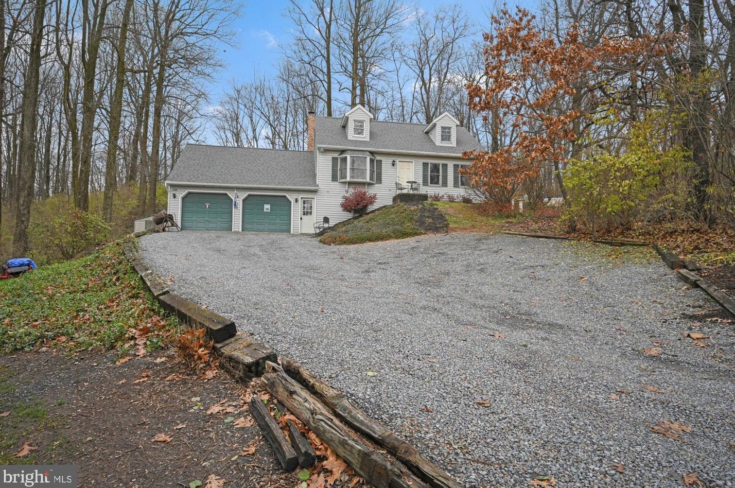 365 Whitehall Rd, Swartzville, PA 17569