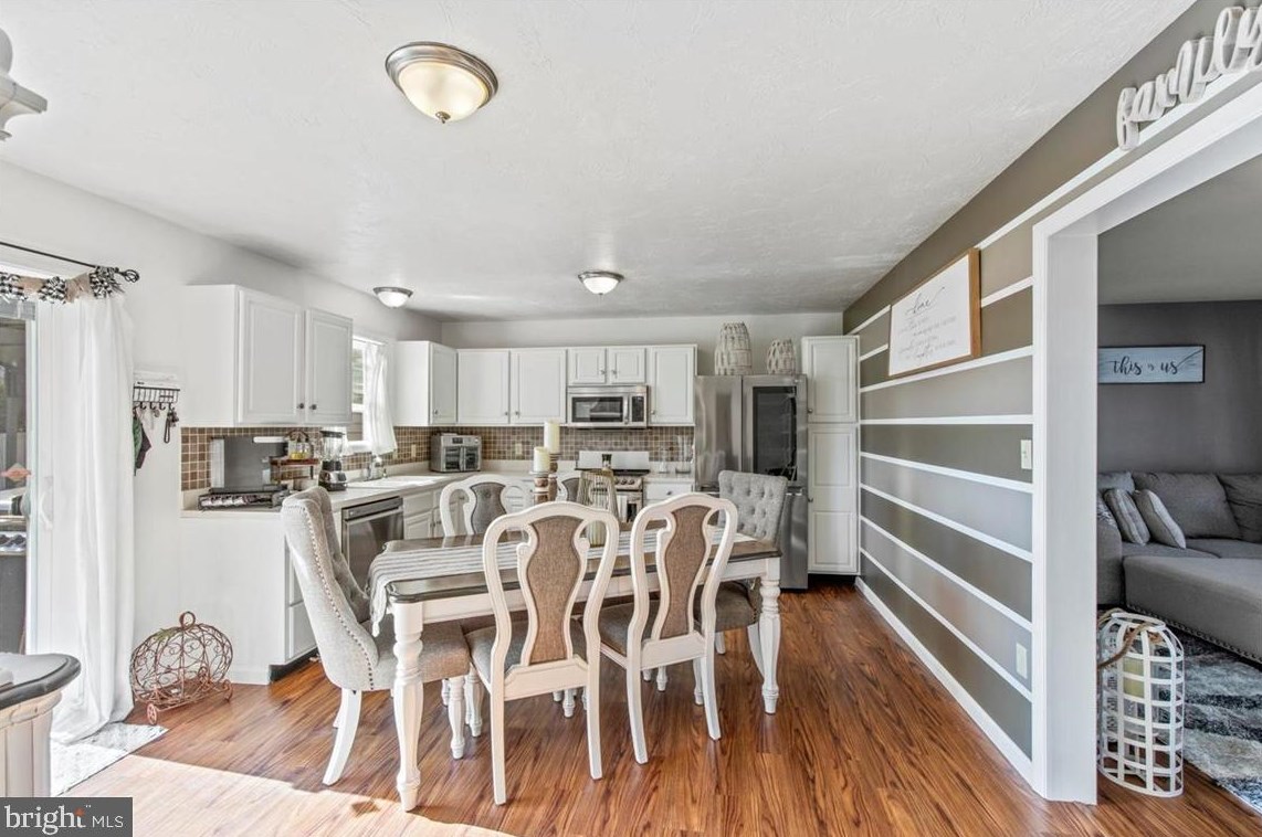 497 9th St, Akron PA  17501-1458 exterior