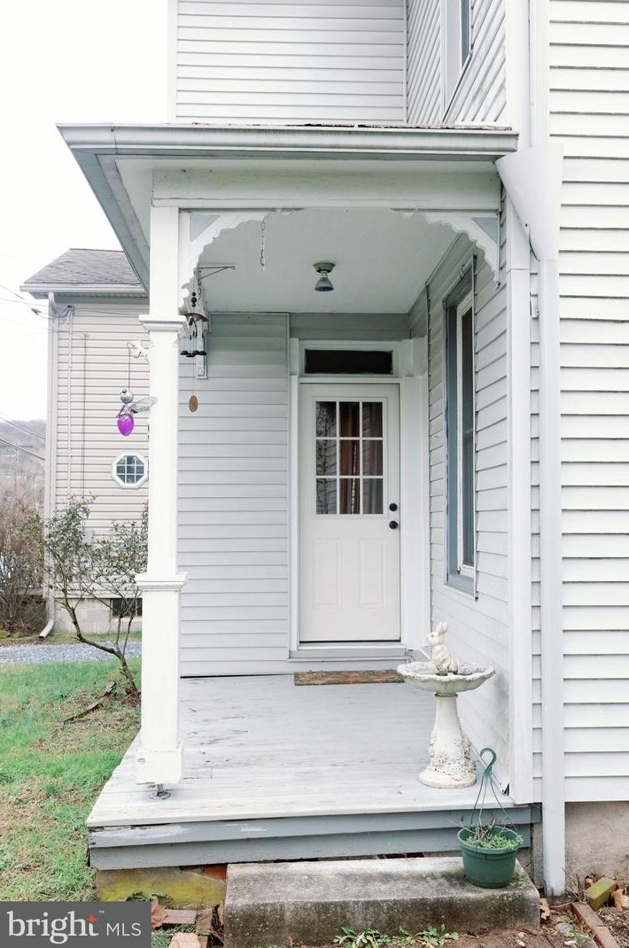 124 Akron Rd, Ephrata, PA 17522