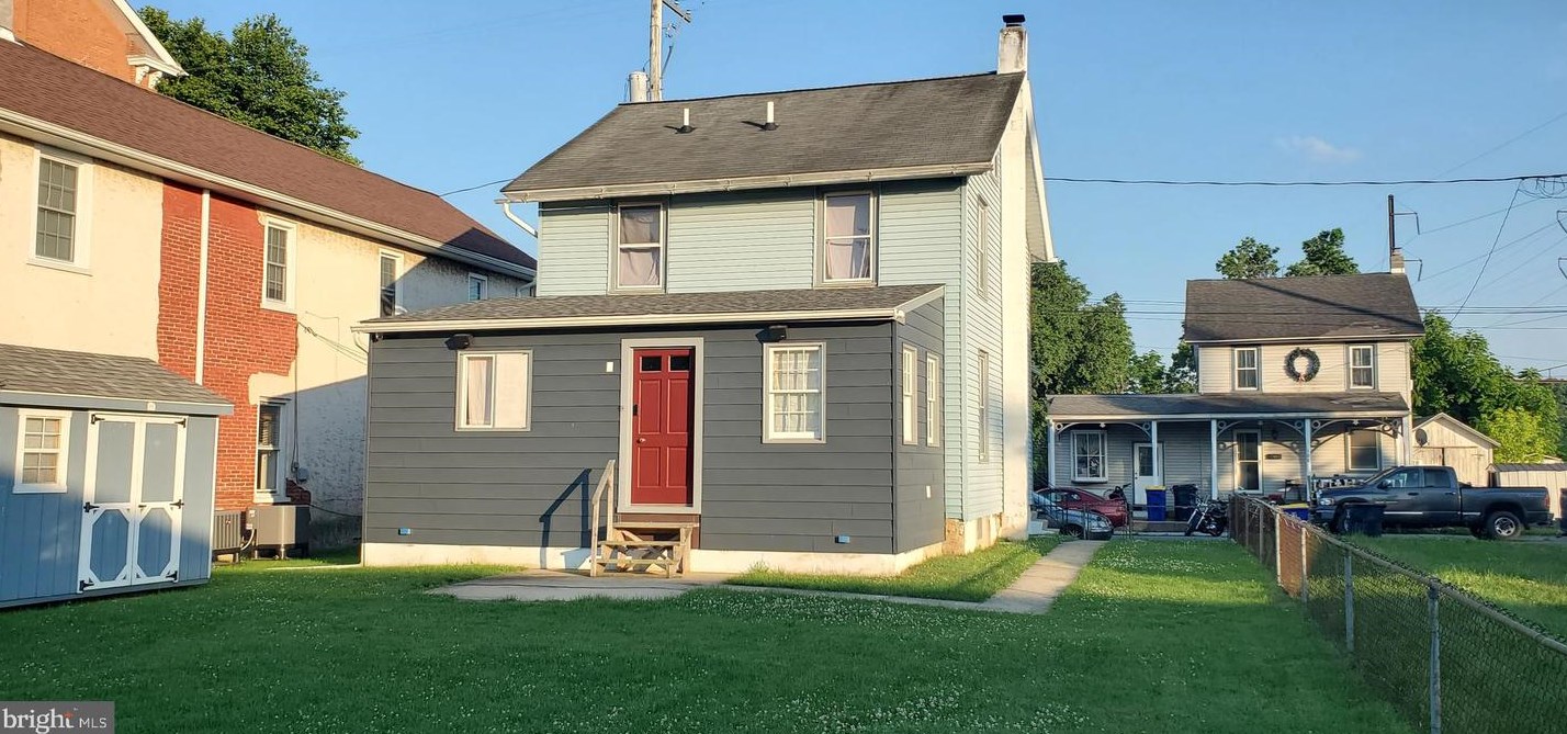107 Slokom Ave, Bartville, PA 17509-1721