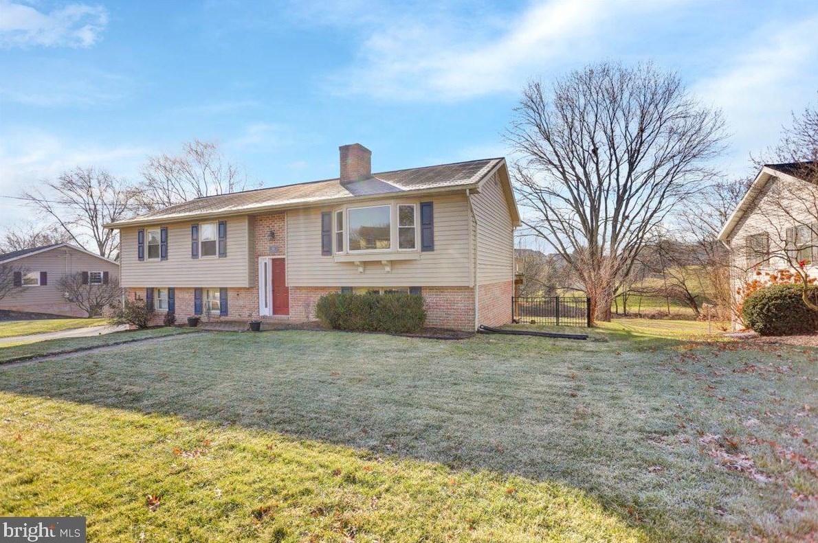 350 Lakeview Dr, Old Line PA  17545-9233 exterior