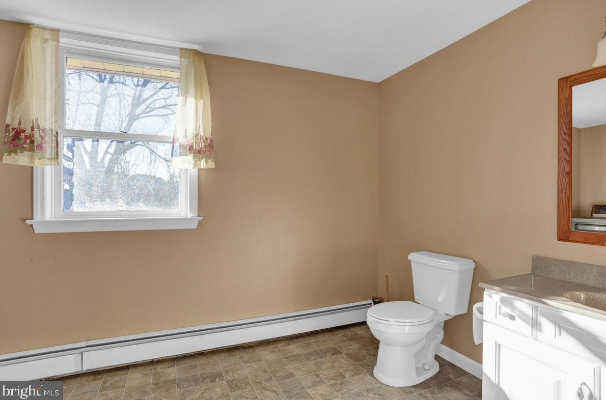 350 Lakeview Dr, Old Line PA  17545-9233 exterior