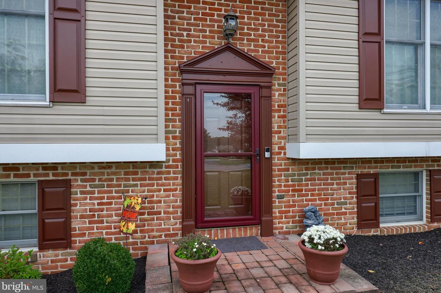 636 Cloverfield Dr, Beartown, PA 17555