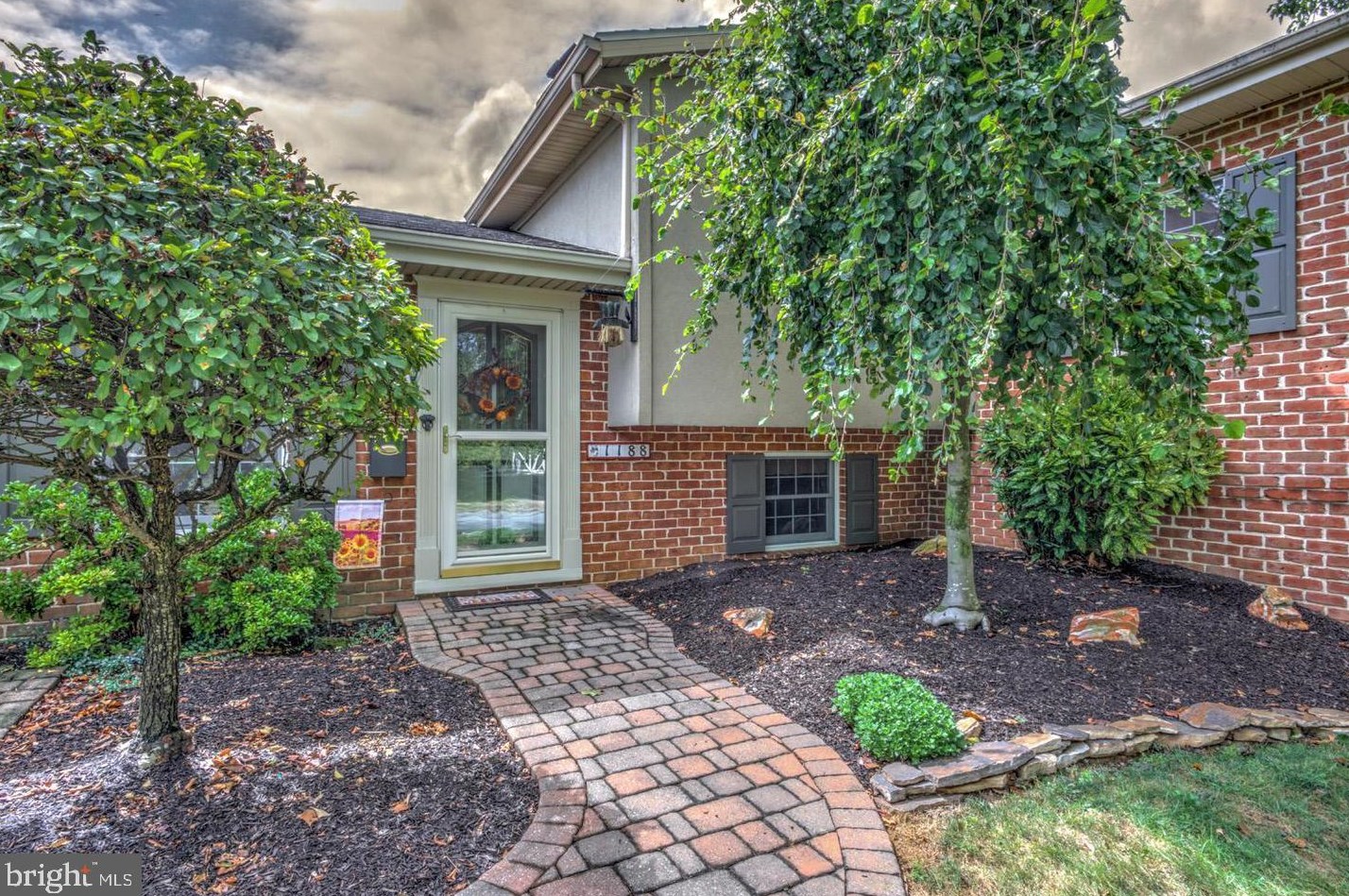 1188 Marie Ave, Ephrata, PA 17522