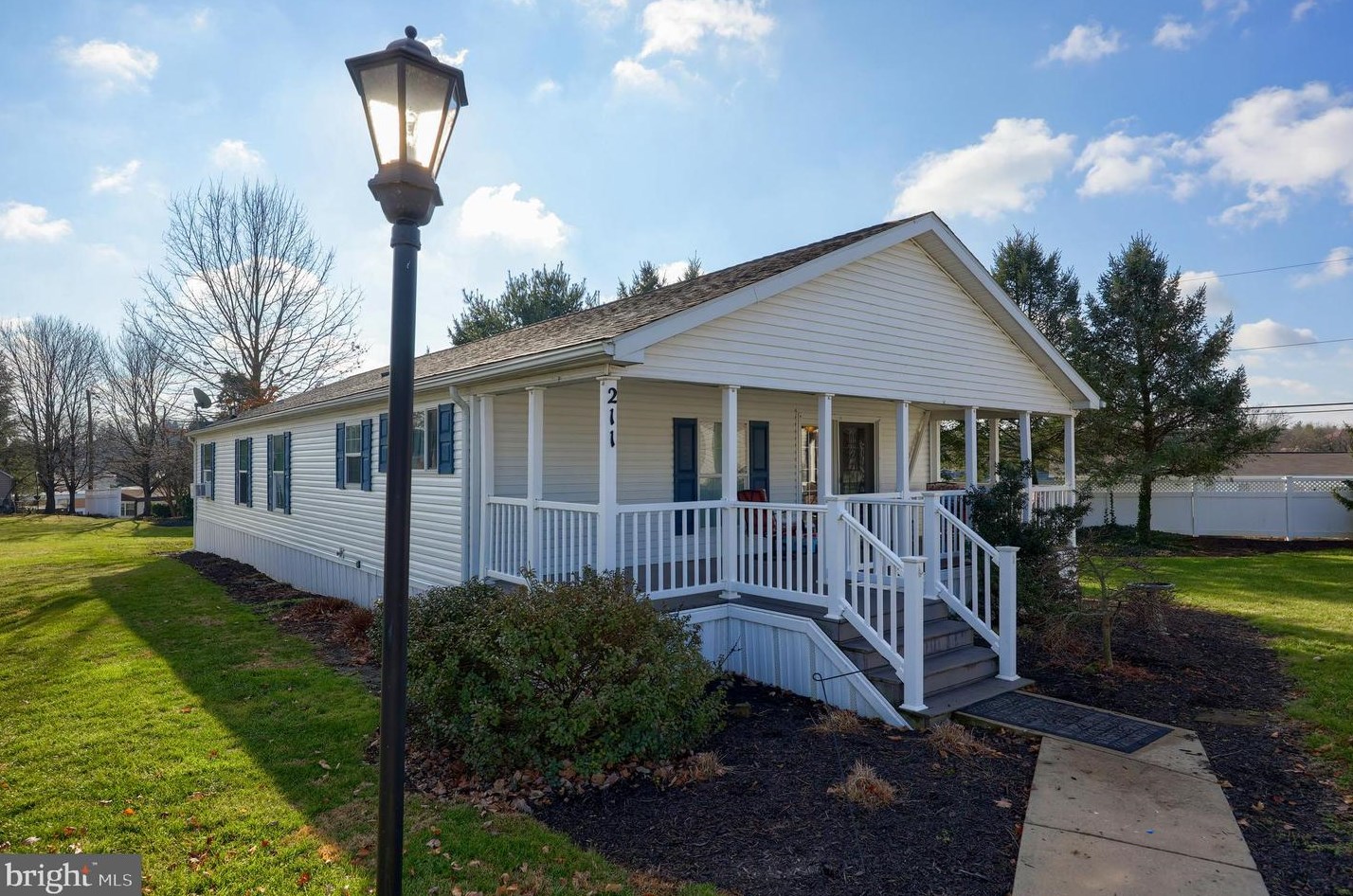 211 Summers Dr, Lancaster, PA 17601
