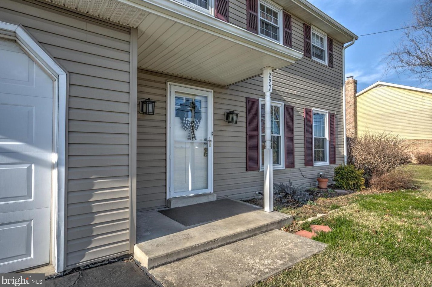 227 Tobacco Rd, Ephrata, PA 17522