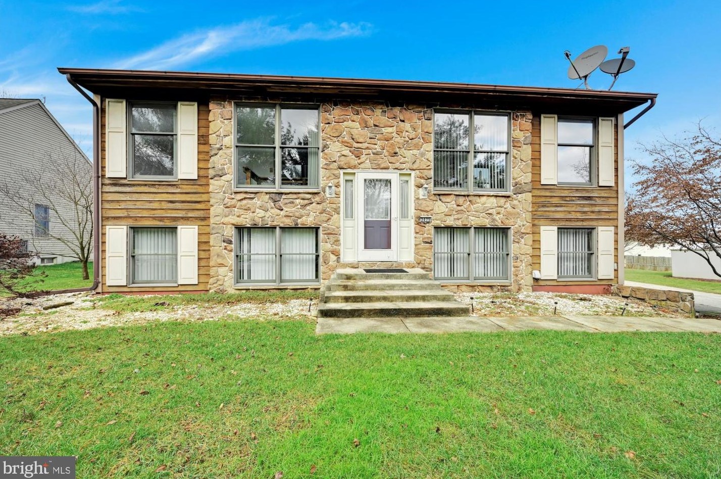 3475 Rothsville Rd, Ephrata, PA 17522