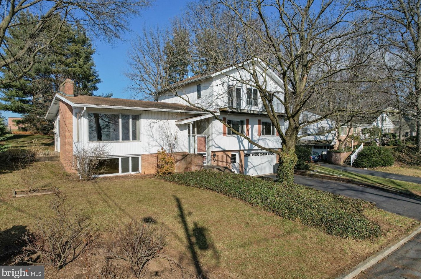 1207 Hillcrest Rd, Akron, PA 17501-1519