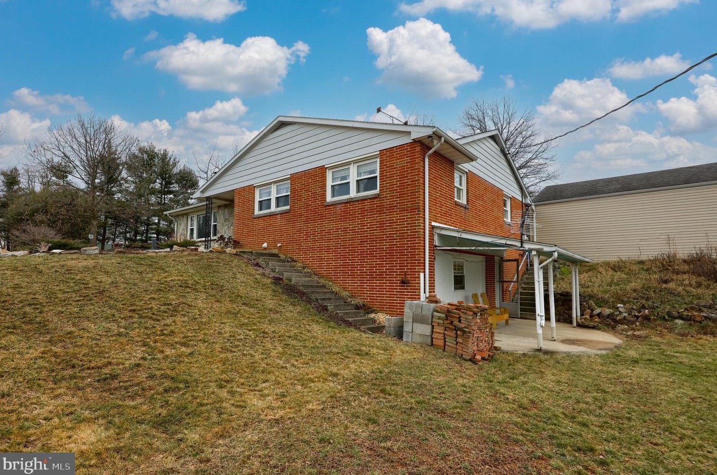 852 Mount Joy Rd, Old Line PA  17545-1909 exterior