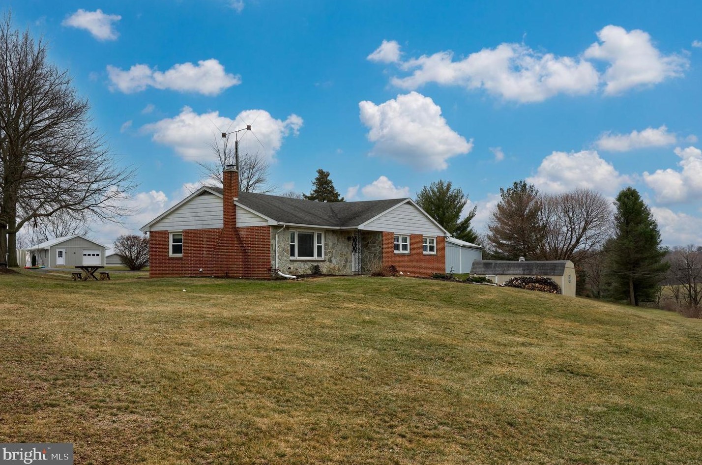 852 Mount Joy Rd, Old Line PA  17545-1909 exterior