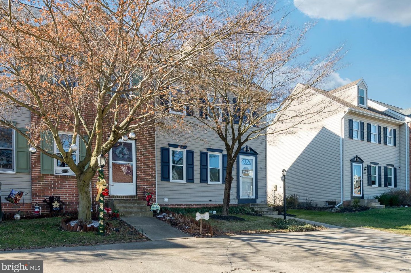 216 Heatherwood Dr, Ephrata, PA 17522