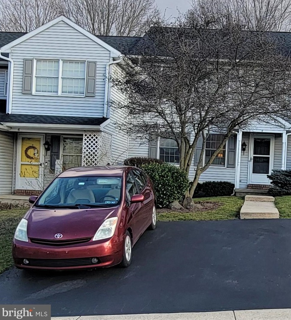 4 Park View Dr, Swartzville, PA 17569