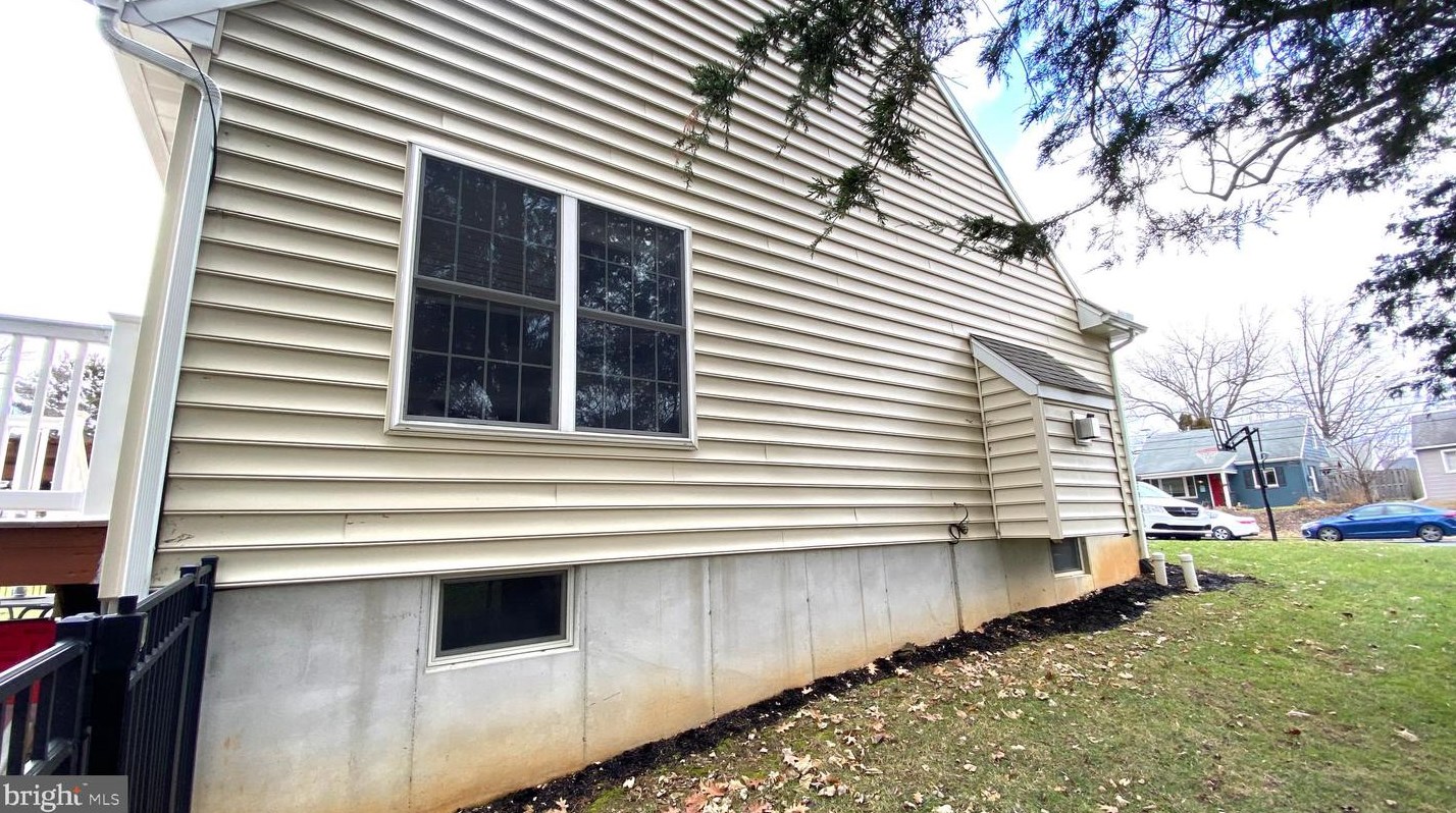 24 Penn St, Old Line PA  17545-1429 exterior