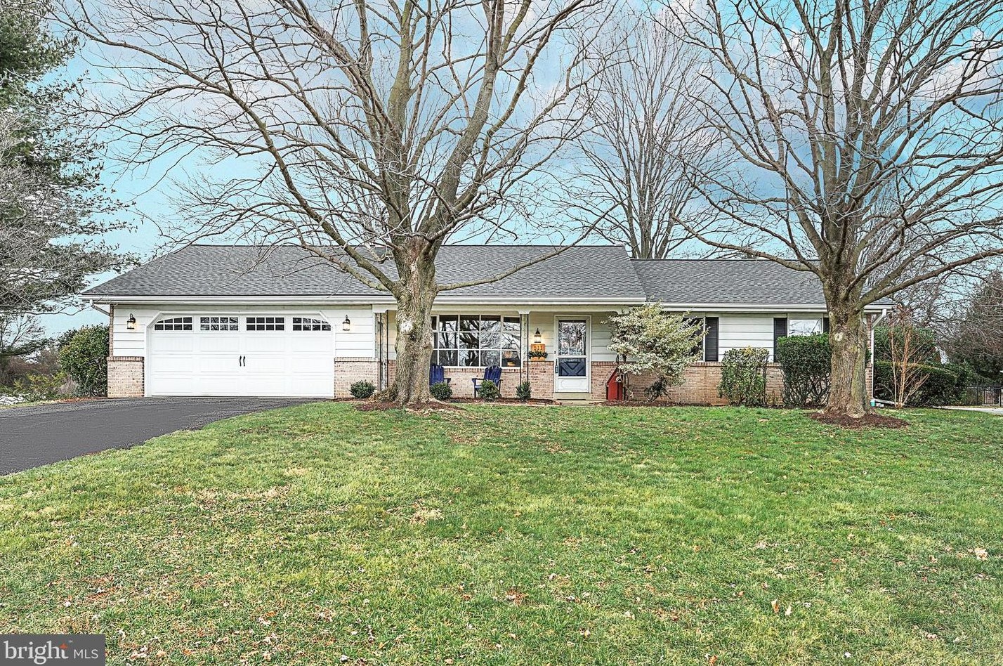 511 Mockingbird Dr, Kinderhook, PA 17512-8404