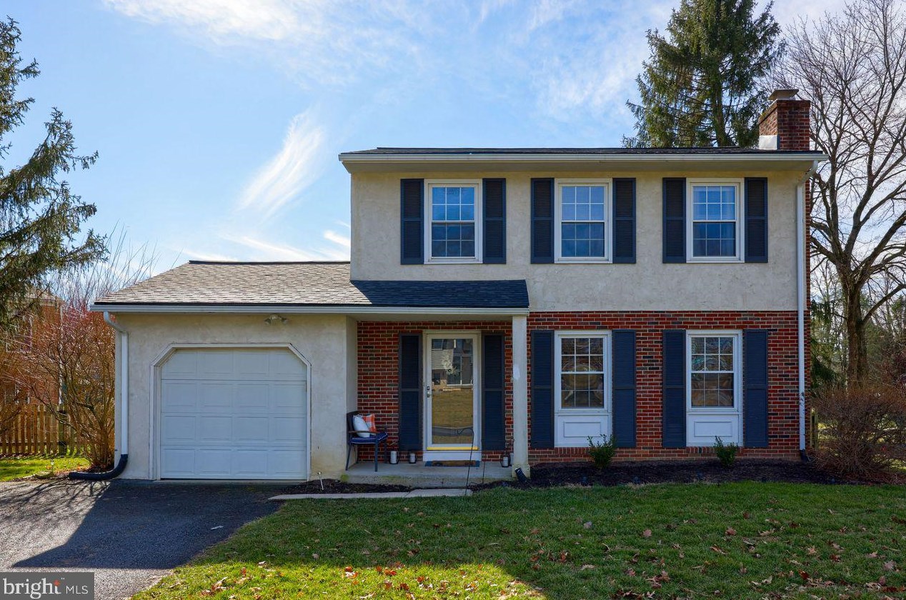 3236 Randy Rd, Lancaster, PA 17601
