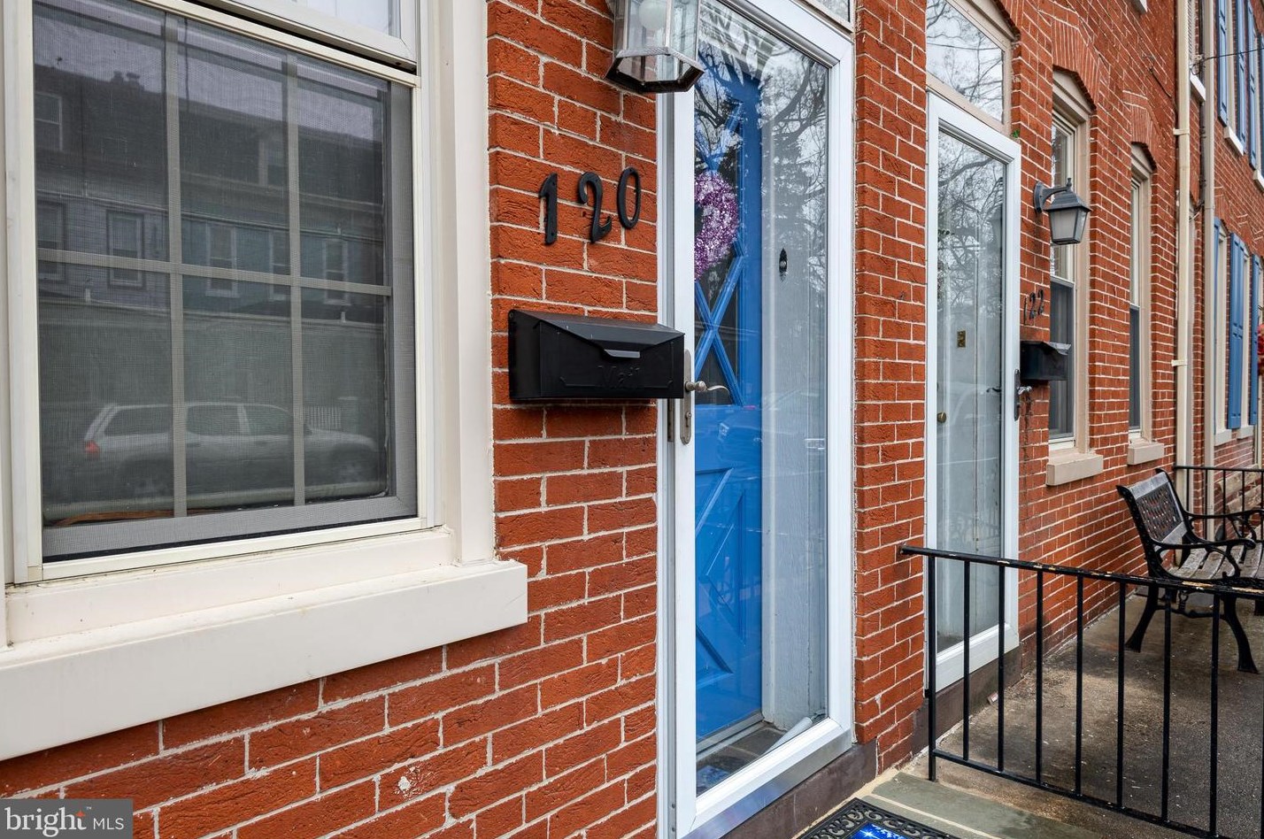 120 N 8th St, Kinderhook, PA 17512