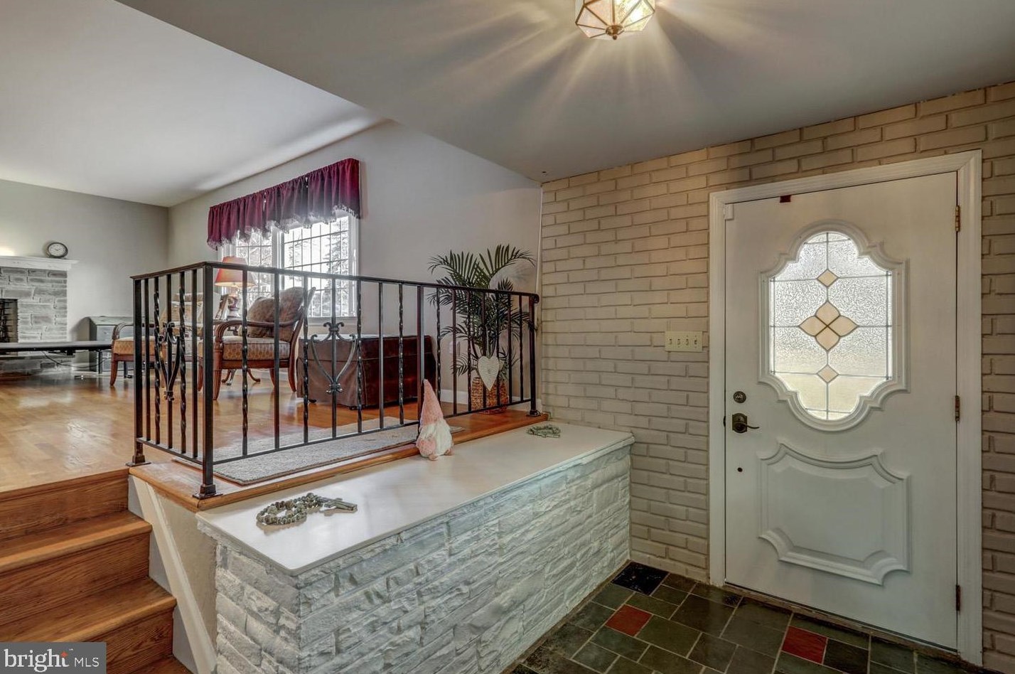 52 Logging Rd, Bareville, PA 17540