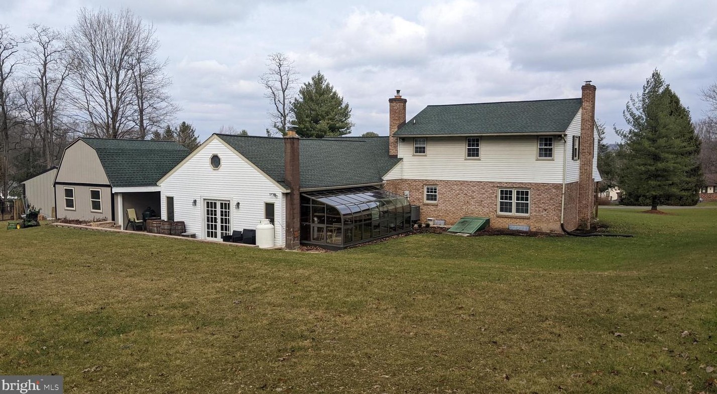 1 Woods Dr, Smithville, PA 17560