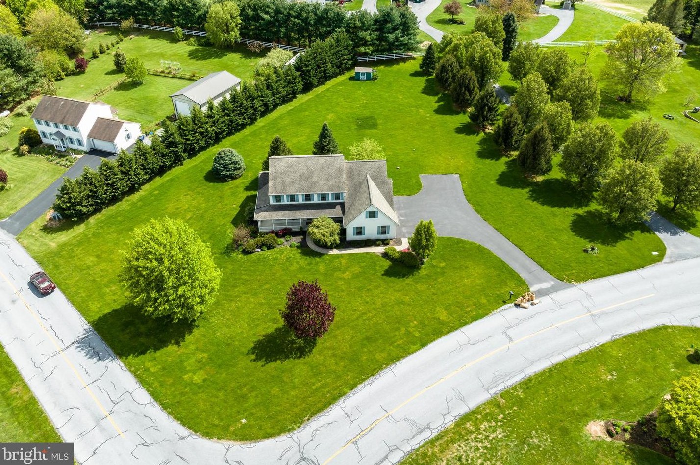 5762 Glen Oaks Dr, Beartown, PA 17555