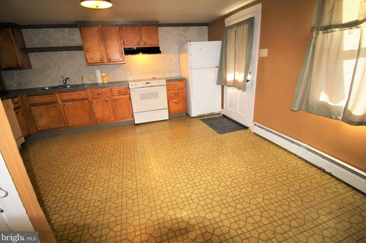 27 Lancaster Ave #1, Bartville, PA 17509
