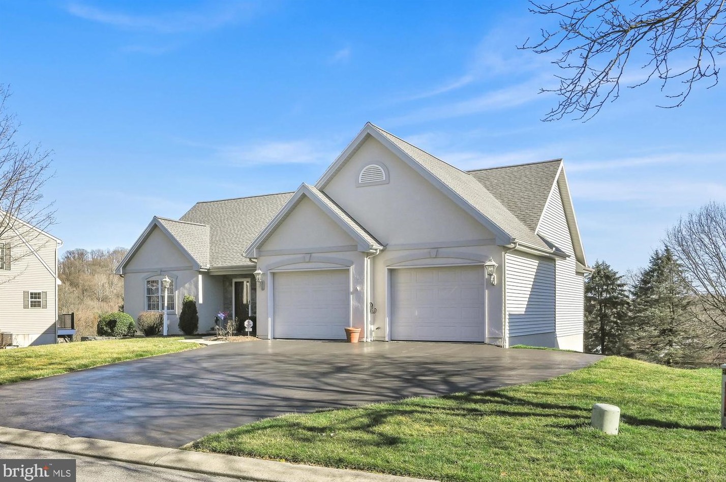 1950 Cloverton Dr, Kinderhook, PA 17512