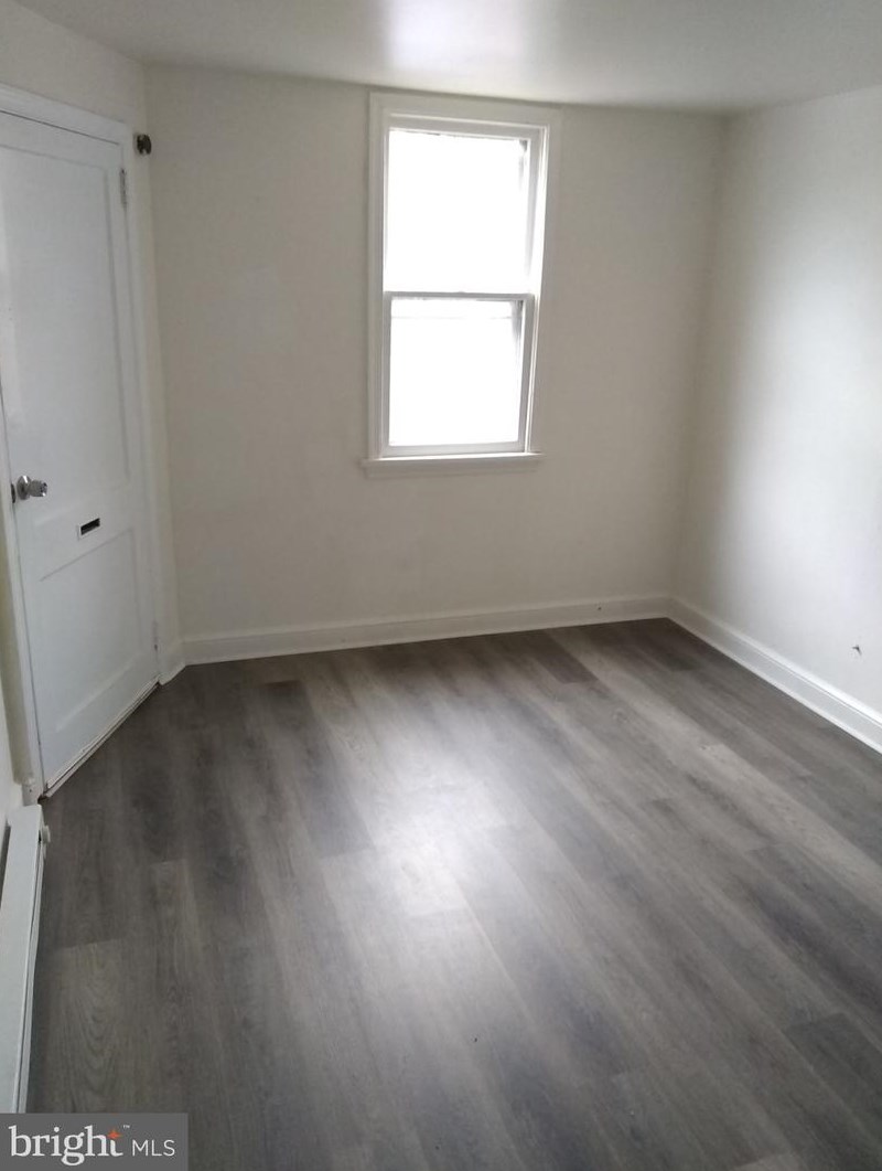 206 S 5th St #1, Kinderhook, PA 17512