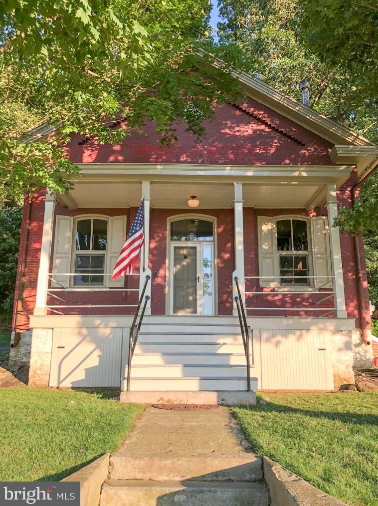 820 Winter Hill Rd, Edisonville, PA 17579-9746