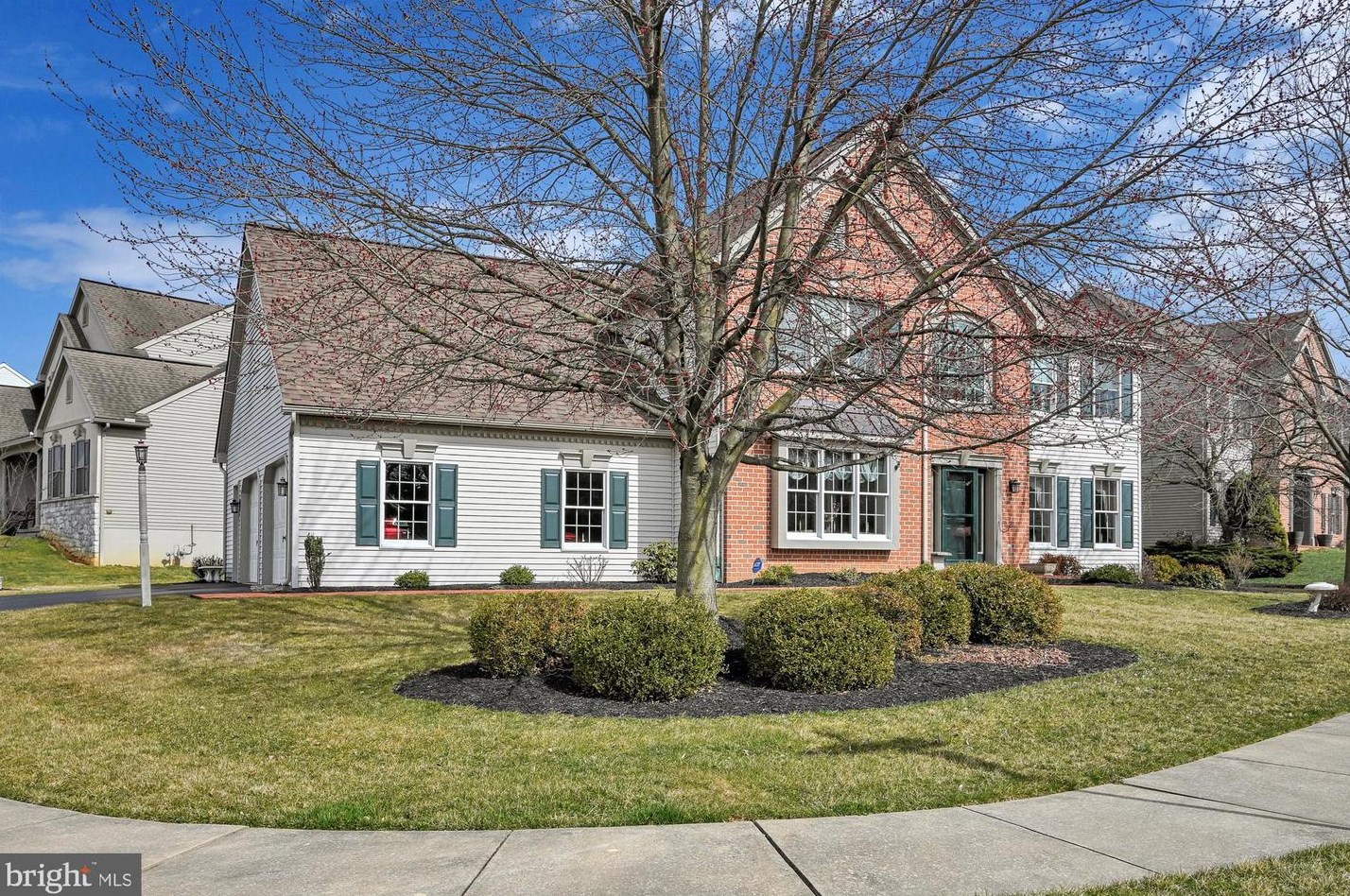 1015 Martin Ave, Ephrata, PA 17522