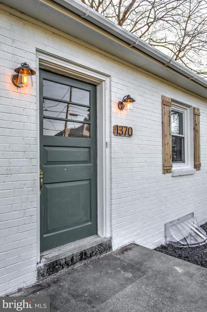 1370 Graystone Rd, Old Line, PA 17545