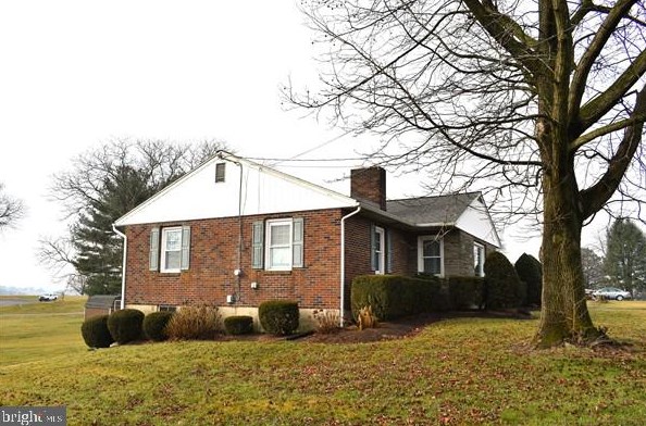 2476 Leaman Rd, Ronks, PA 17572-9787