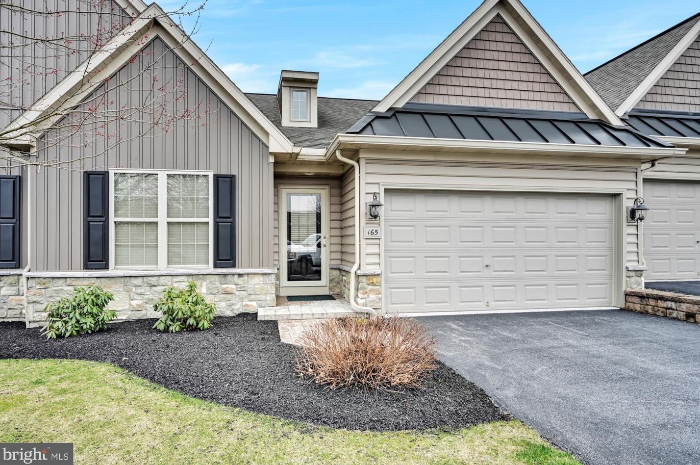 165 Fieldcrest Ln, Ephrata, PA 17522