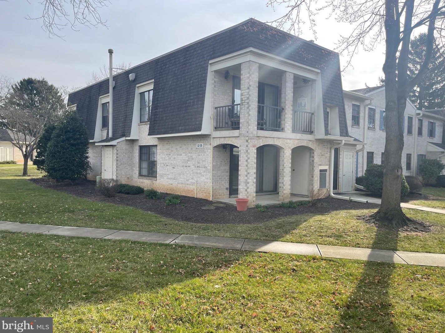 32 Valleybrook Dr, Lancaster, PA 17601