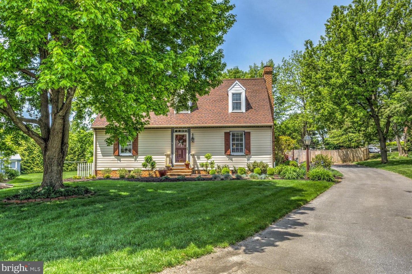 20 Village Sq, Willow, PA 17584-9522