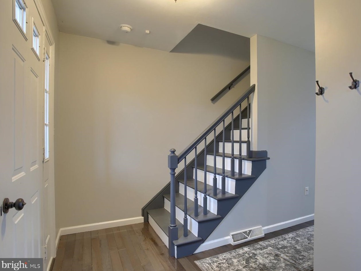 300 Heritage Ave, Edisonville, PA 17579-1511