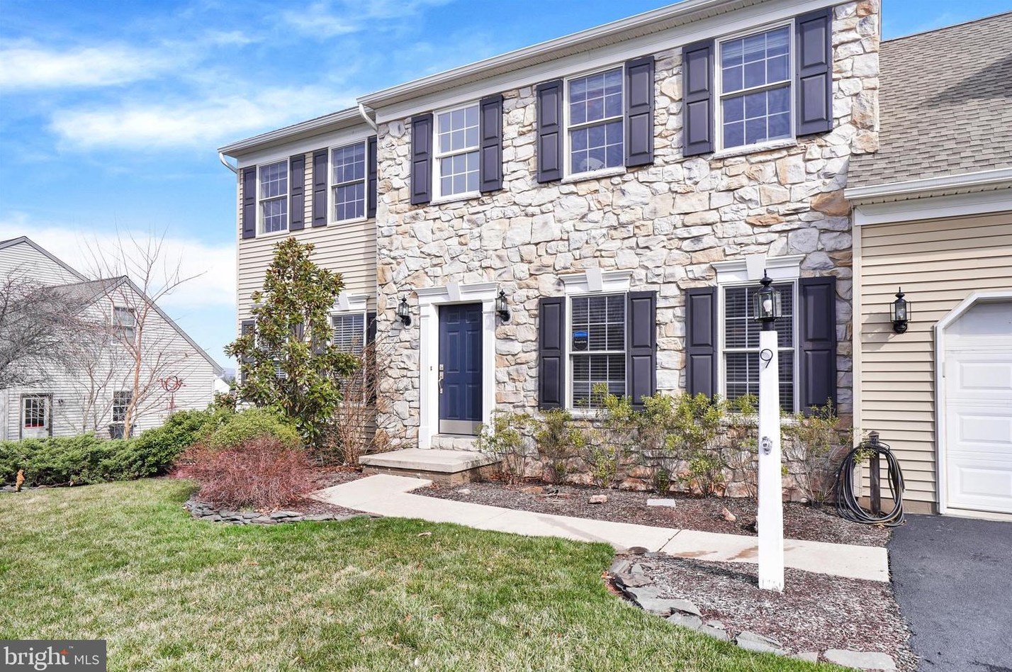 9 Coach, Schoeneck, PA 17578