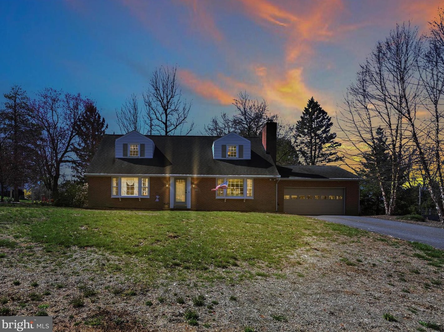 828 Hillaire Rd, Lancaster, PA 17601