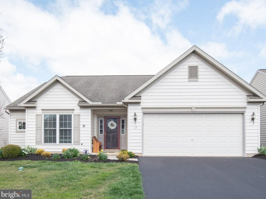 13 Sweet Birch Ln, Gordonville, PA 17529-9594
