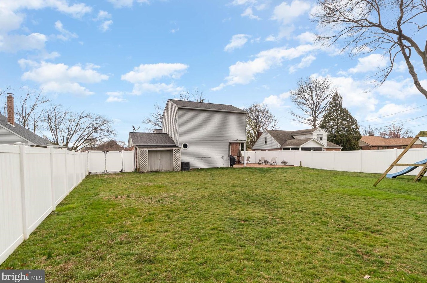 240 Cooper Ave, Landisville PA  17538-1716 exterior