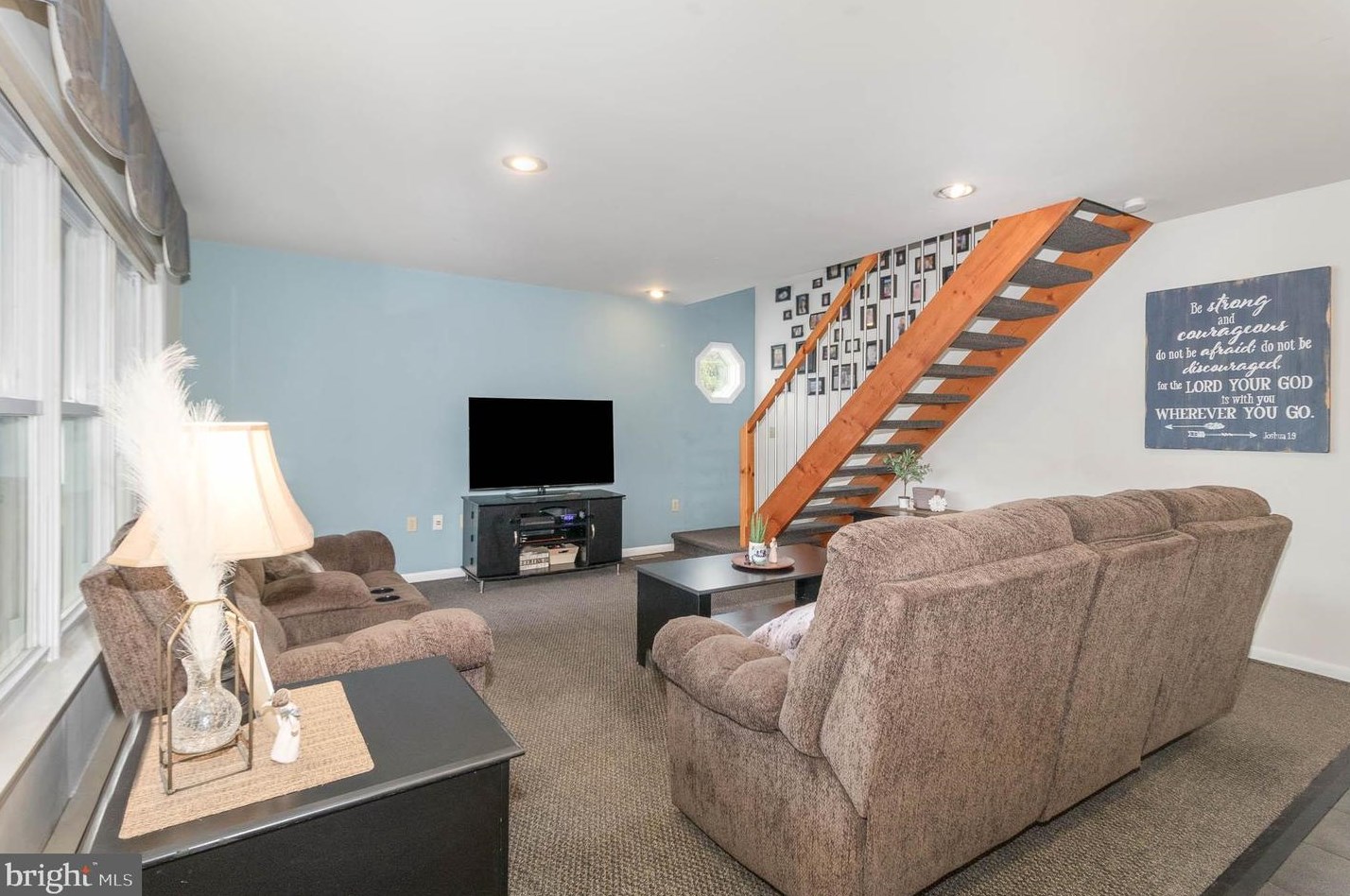 240 Cooper Ave, Landisville PA  17538-1716 exterior