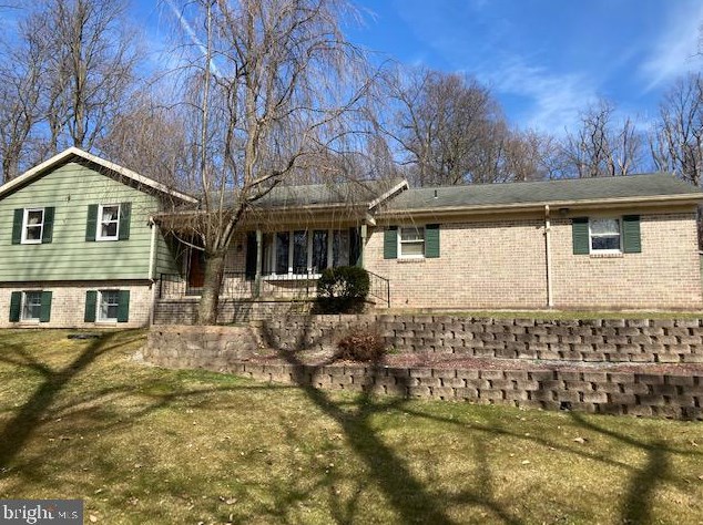 2323 Laurel Top Cir, Beartown, PA 17555